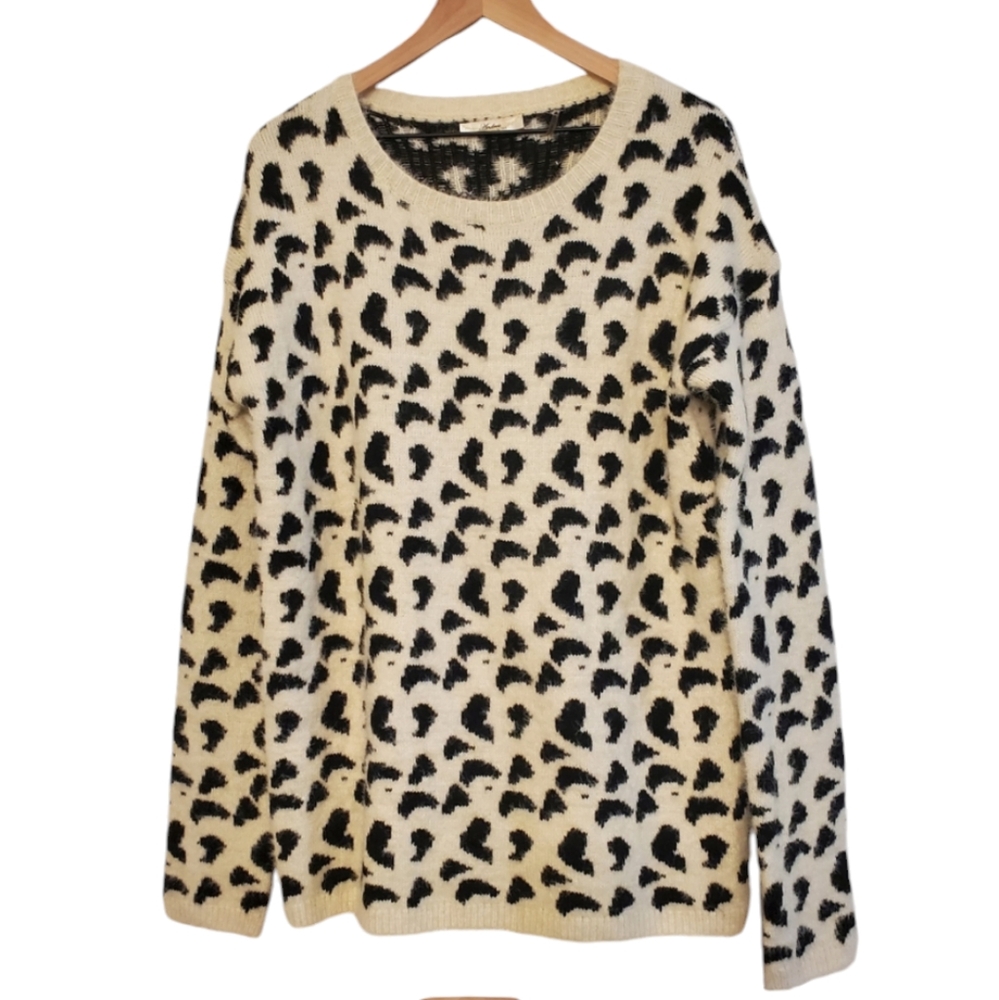 Andree by Unit Eyelash Animal Print Oversized Fuzzy Sweater, Size Small